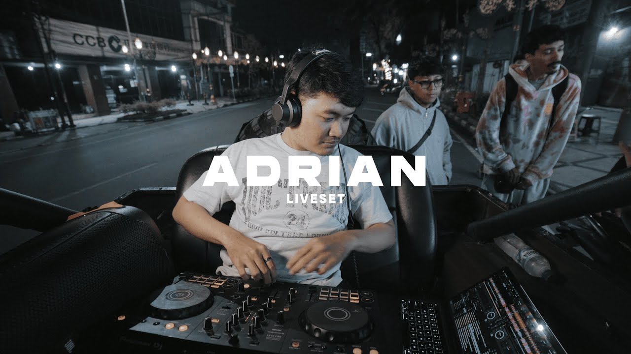 Adrian | Disco House - UK Garage - Baile | Live Set On the Streets of Malang | Session One