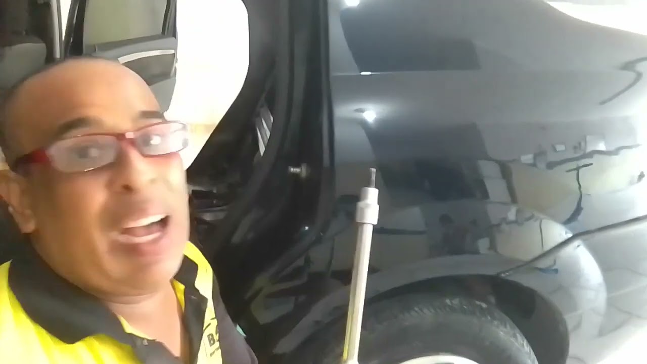como abrir porta mala do Logan da Renault quando trava