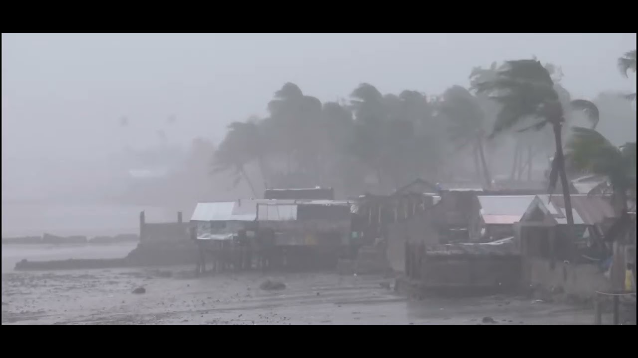 Lluvia y mucho viento en la costa 