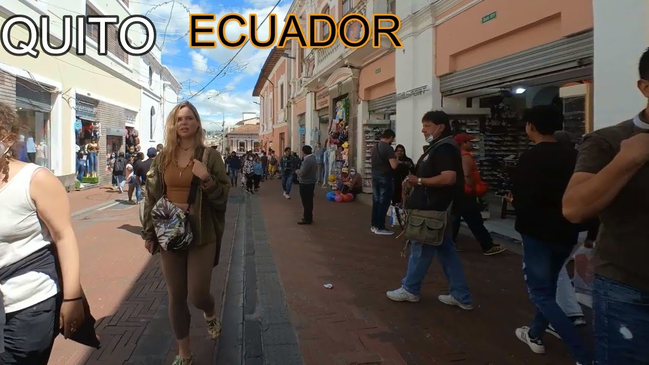 🇪🇨 Real Streets of Quito, Ecuador - Downtown
