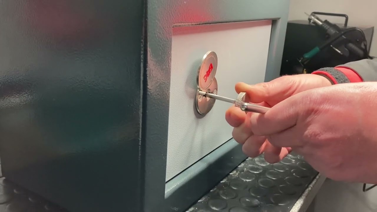 Abrir caja fuerte FAC mecánica en menos de 5 minutos.