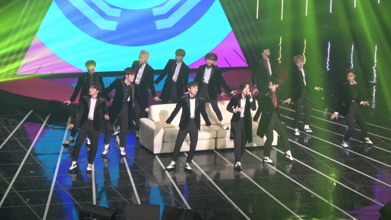 [FANCAM] 161116 세븐틴(Seventeen)_예쁘다 (Pretty U), 아주 나이스(Very Nice) @ AAA
