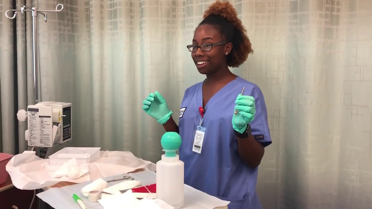 HOW TO DO A WET TO DRY DRESSING CHANGE!! LPN EDITION