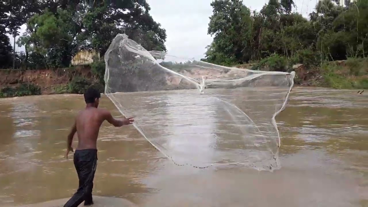 নদীতে মাছ ধরার একটা অসাধারণ দৃশ্য #প্লিজ_সাবস্ক্রাইব