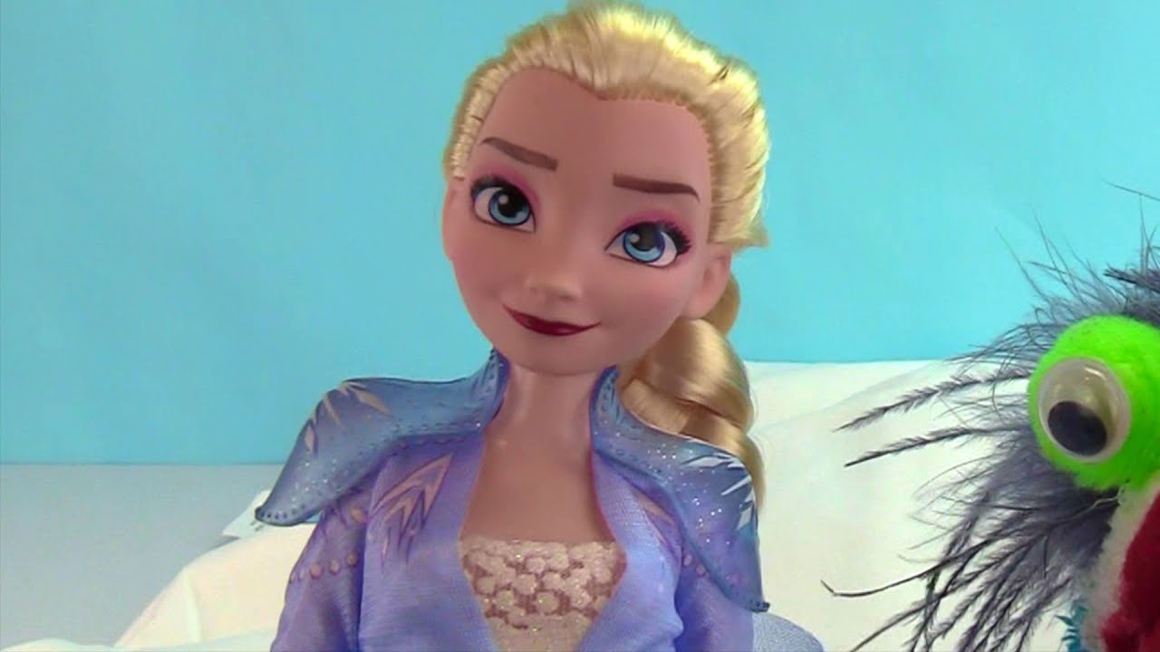 Fizzy Plays With Disney's Frozen Characters Elsa And Olaf | Fun Videos For Kids