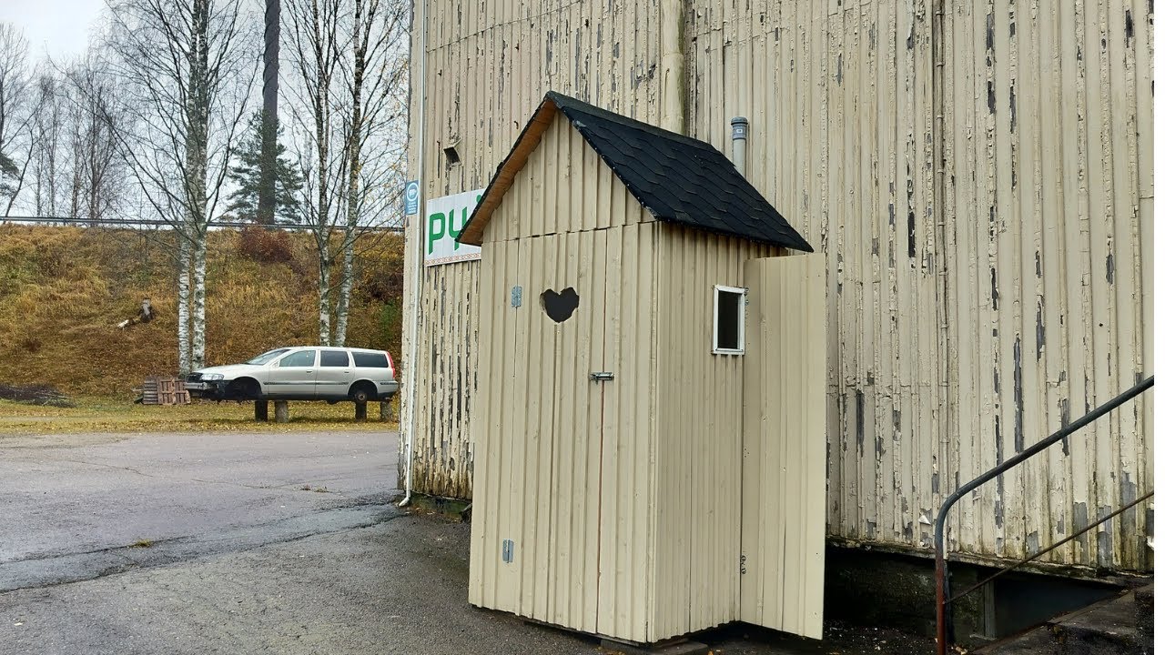 Ulkohuussin esittely