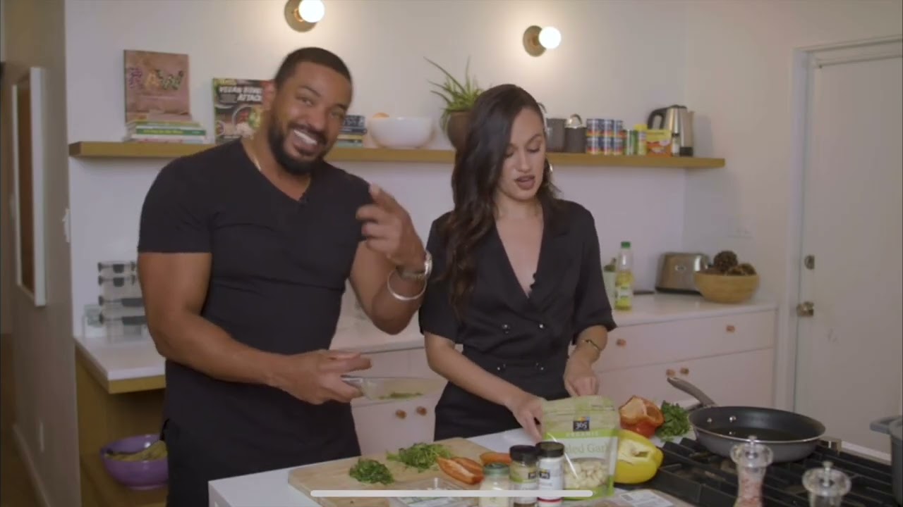 Arroz con Pollo recipe with Laz Alonso PART 1