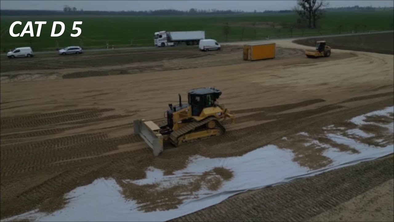 CAT D 5 & Erdwalze im Einsatz