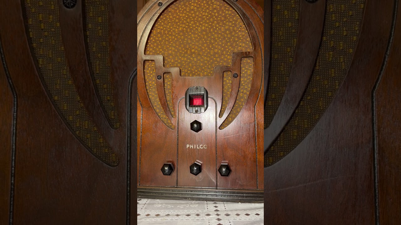 More classic music from a vintage radio