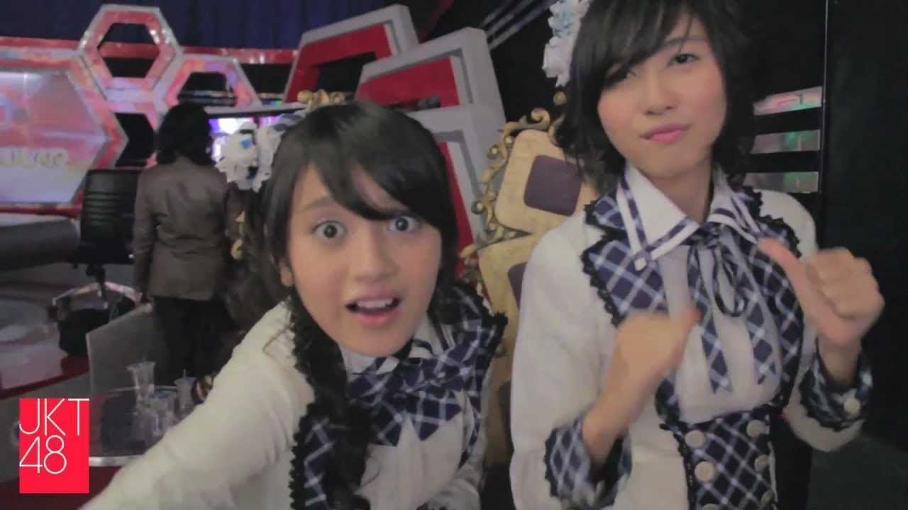 ‪JKT48 live performance: RCTI Dahsyat - digest [08.07.2012]