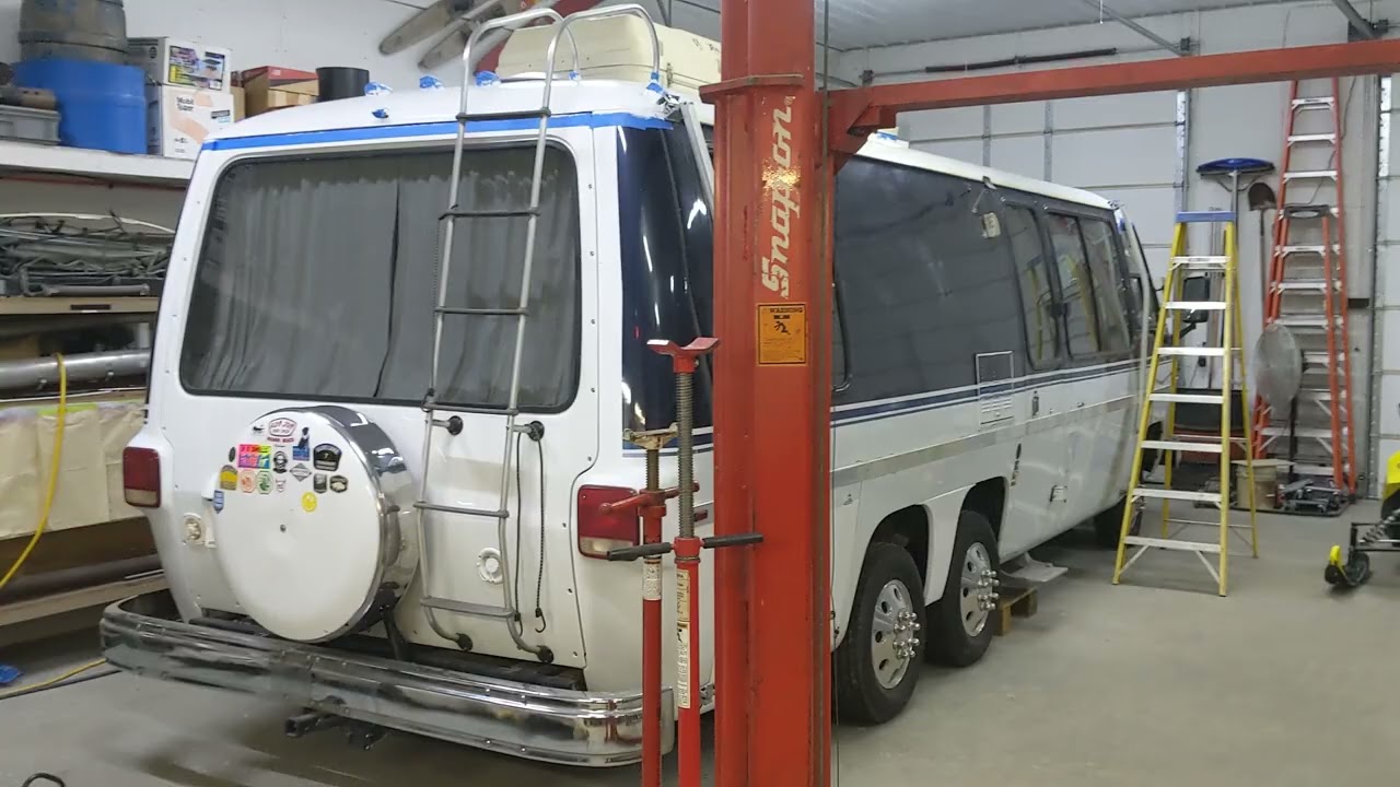 GMC Motorhome 255 (roof rails & coating 14)