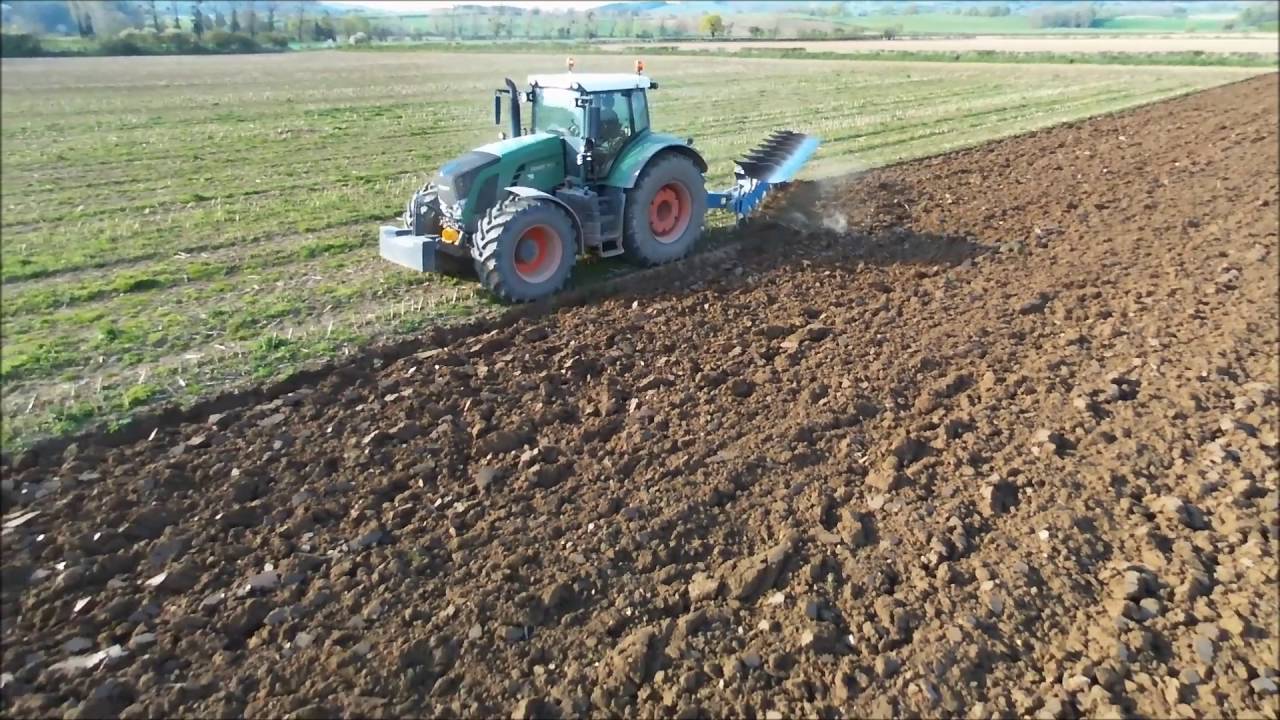 Fendt 939 Ploughing on land with Lemken 7 furrow, Old Court Engineering