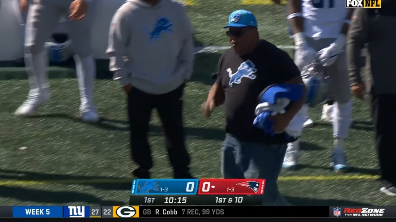 Savion Smith Sad Injury (Family Member comes on Field) {AMBULANCE}