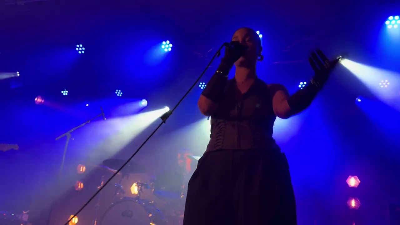 Melina Do Rosario live i Stockholm Debaser