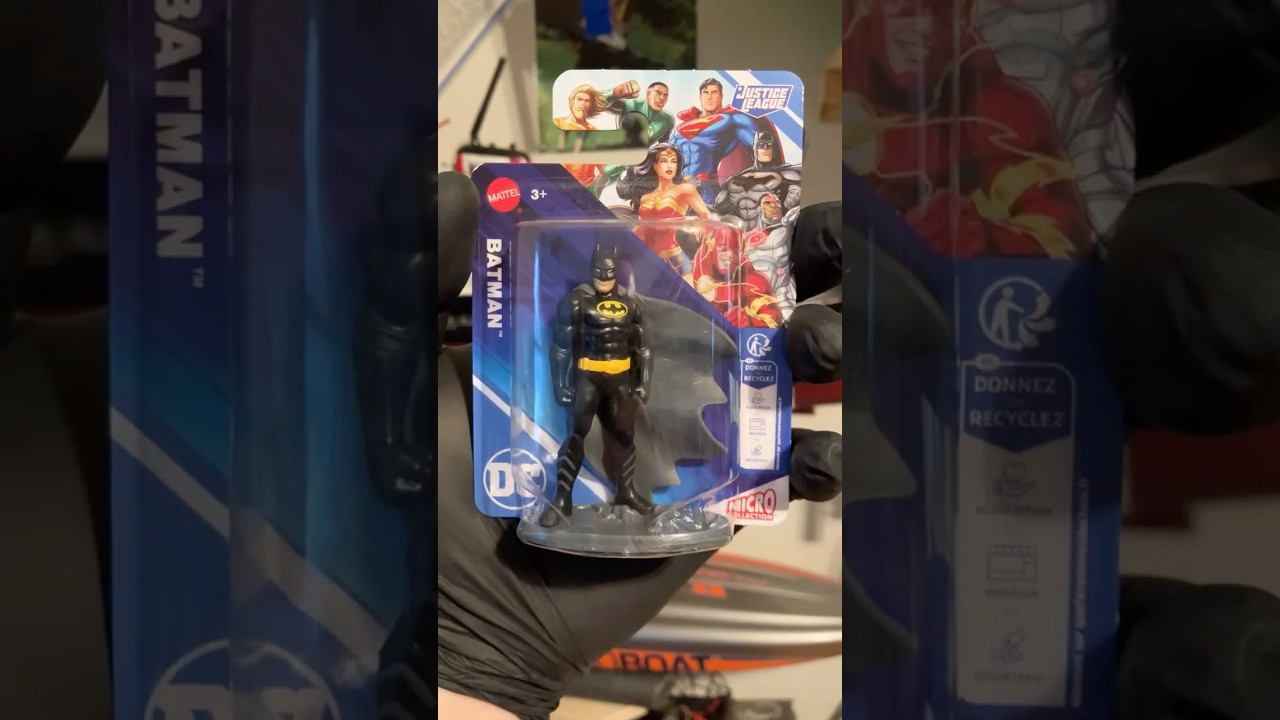 🦇 Batman Mini Figure ⚫ DC Collectible