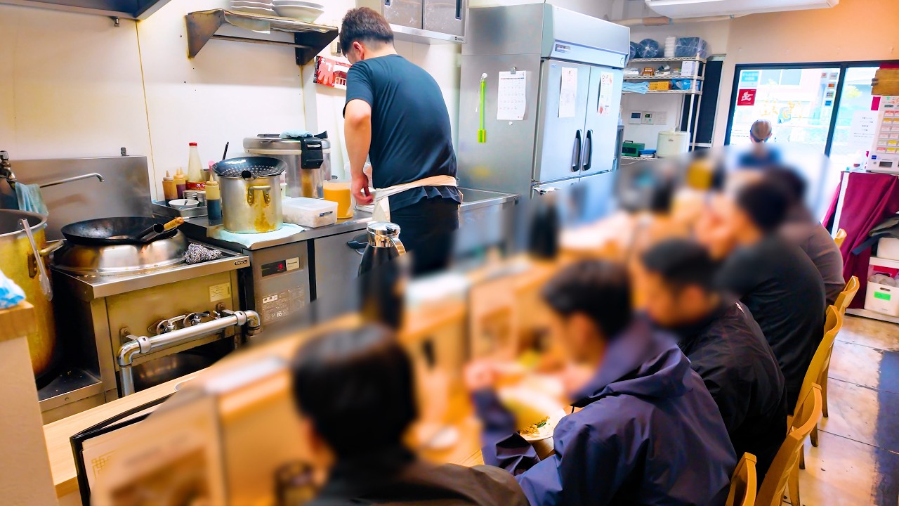 【炒飯が主役】前日21時から仕込む店。7席で回す人気店【葛西】