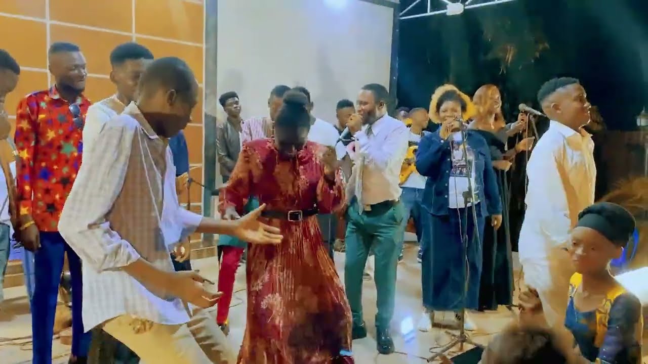 NGOLU avec EVA PARADIS LUTUMBA Doyen de la RUMBU