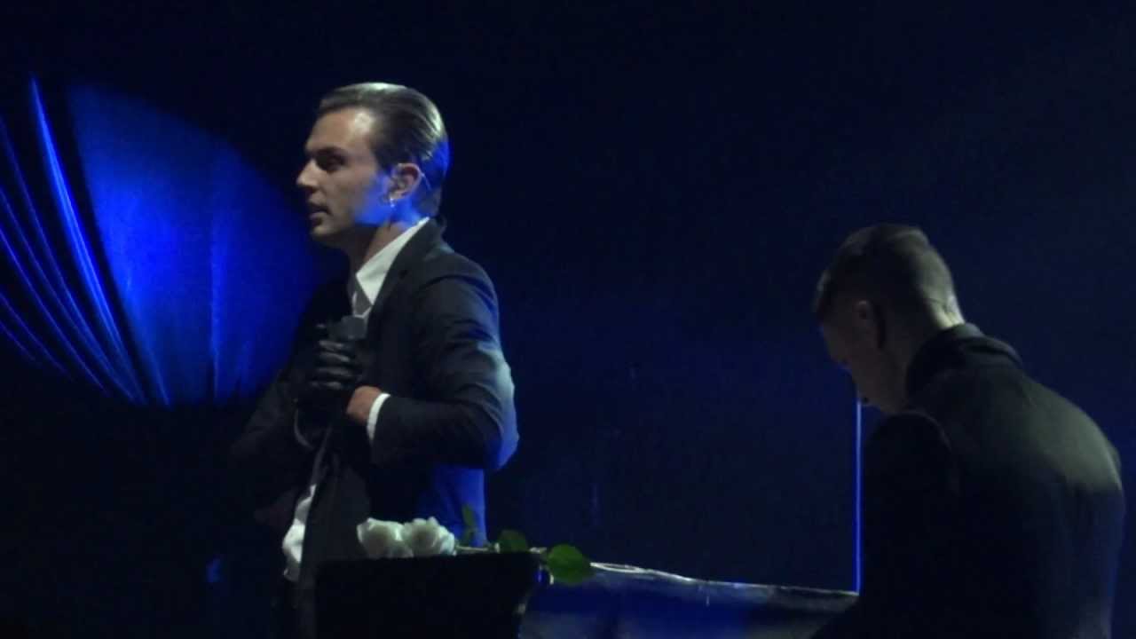 Hurts - Illuminated (Arena Moscow, Russia 18.10.2011) HD