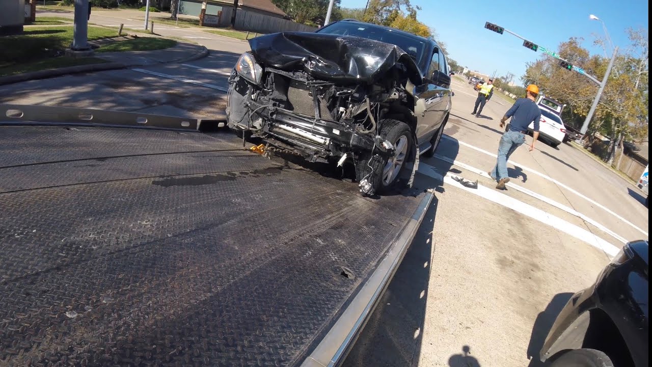 Mercedes vs. Honda! Police Rotation Tow!