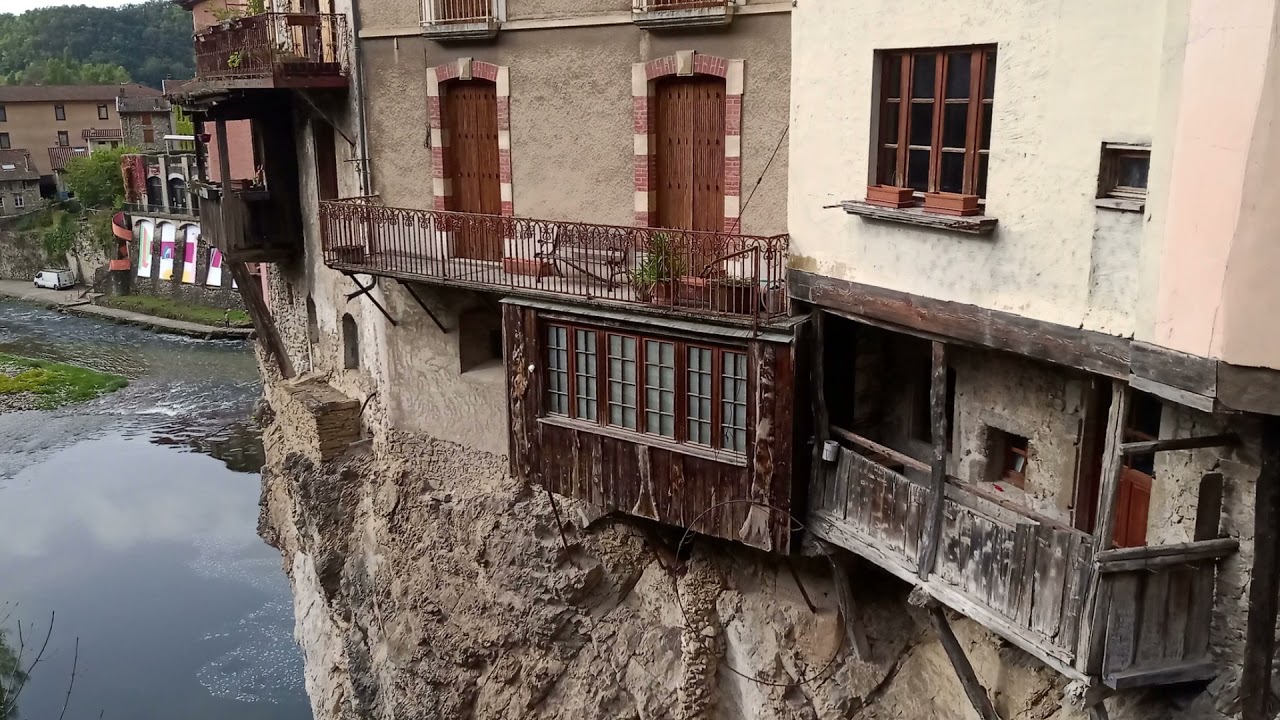1110 France 38 - Les maisons suspendues de Pont en Royans