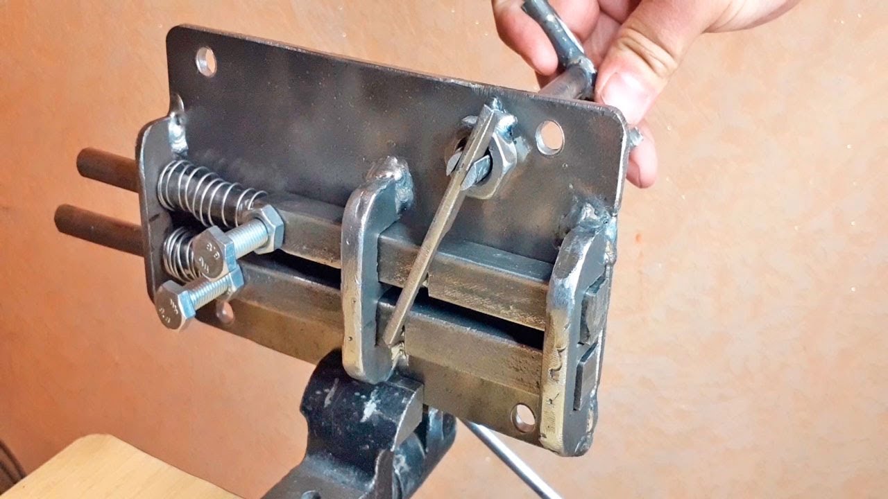 ЗАМОК КОТОРЫЙ НЕВОЗМОЖНО ВСКРЫТЬ.   A LOCK THAT CANNOT BE OPENED.