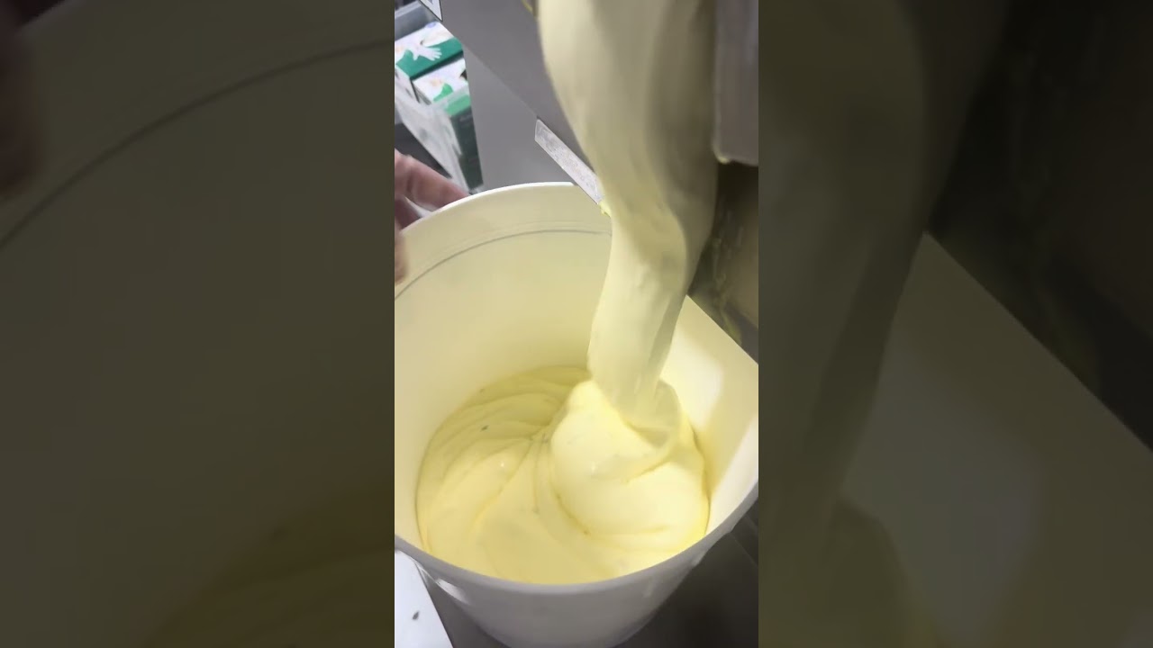 How to make ice cream using a batch freezer for commercial use