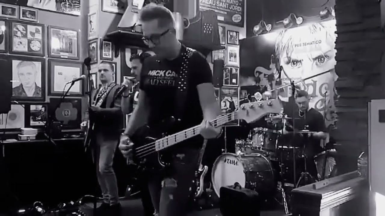 Soundcheck before live - Teruel, Spain!