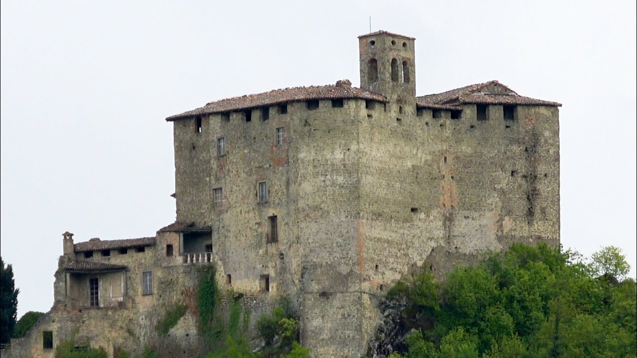 Olgisio Fortress, Pianello Val Tidone, Piacenza, Emilia-Romagna, Italy, Europe