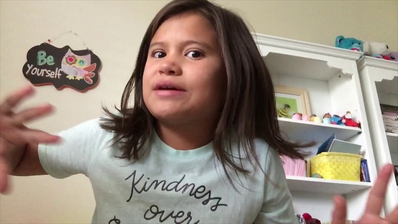 Weird Things Girls Do! | Vivi Lee