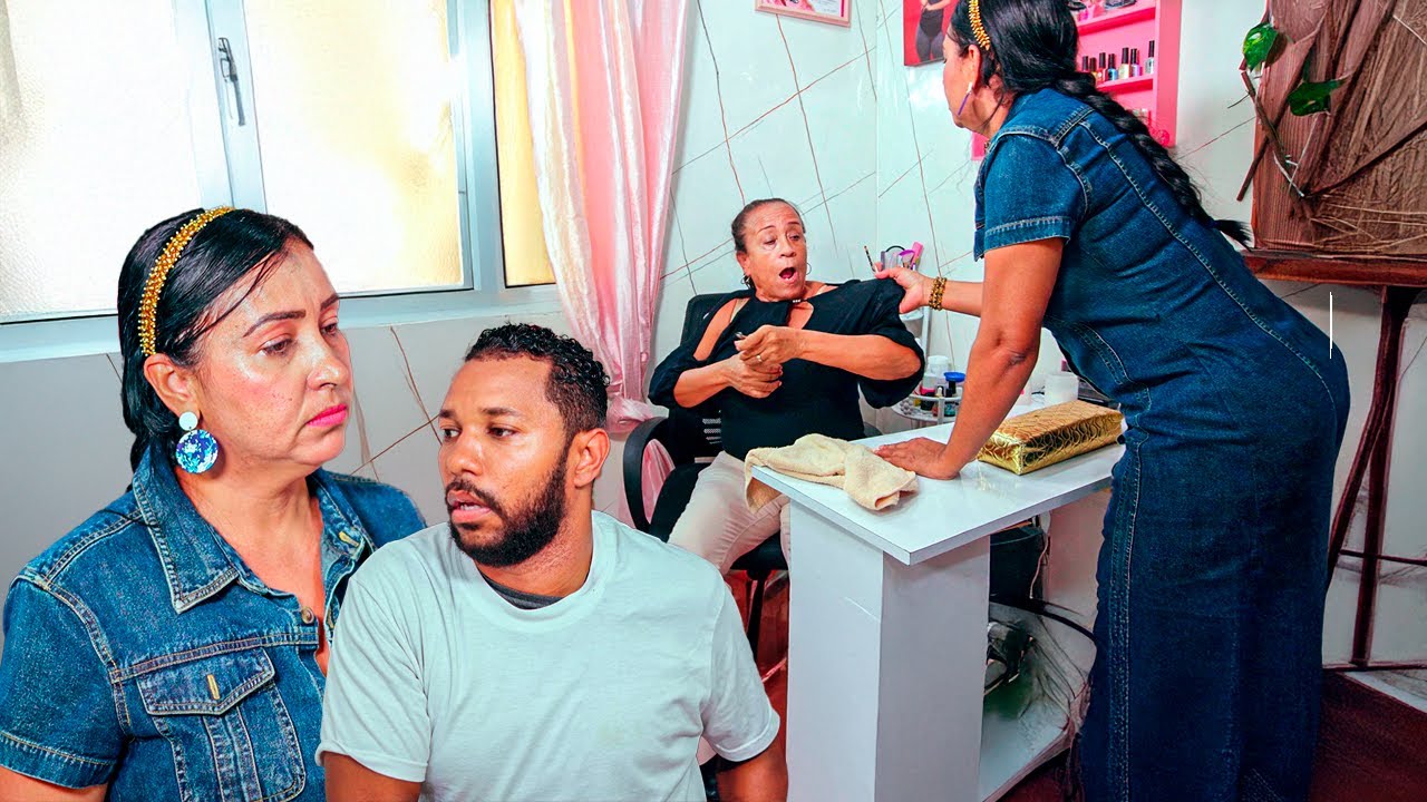 SALON de BELLEZA causa INCOMODIDAD en sus CLIENTES y mira cómo reaccionaron