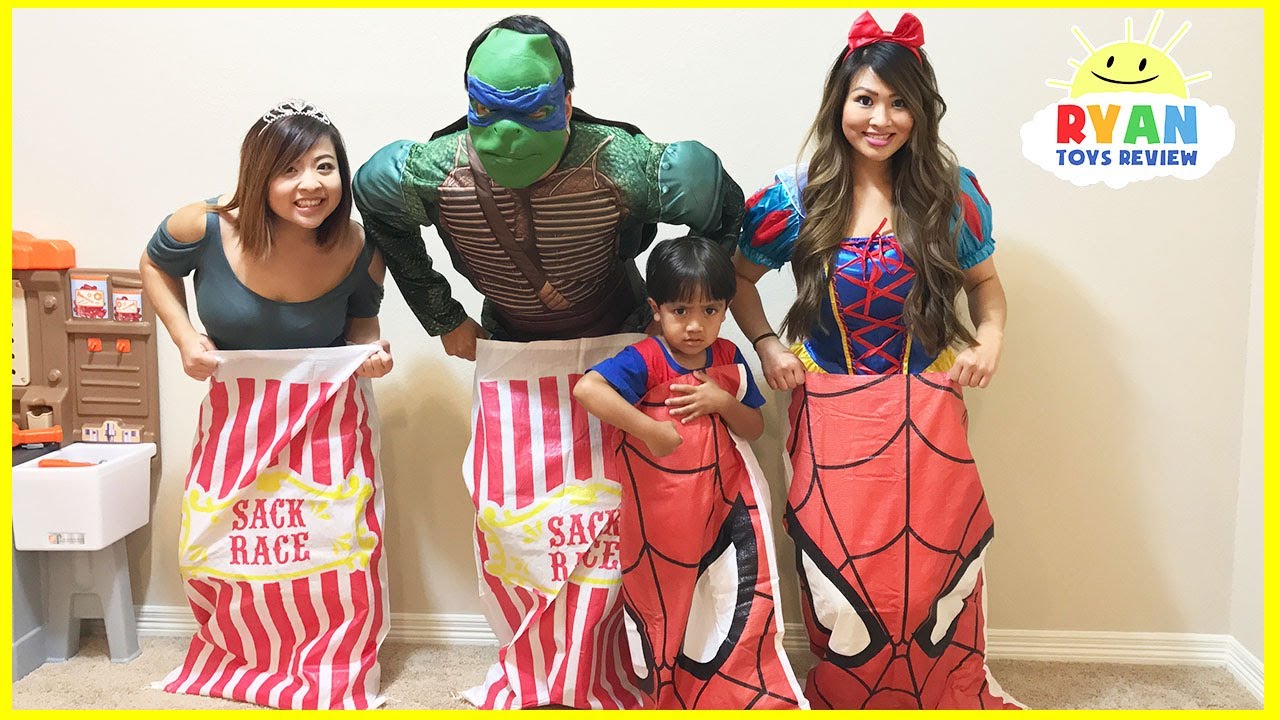 Carnival Games for Kids with Surprise Eggs!