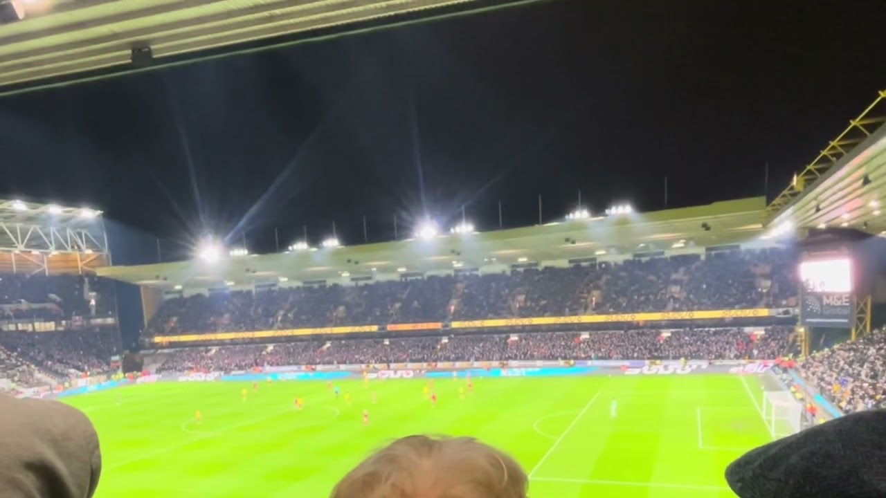 4,000 Liverpool away fans singing Allez Allez Allez loud version