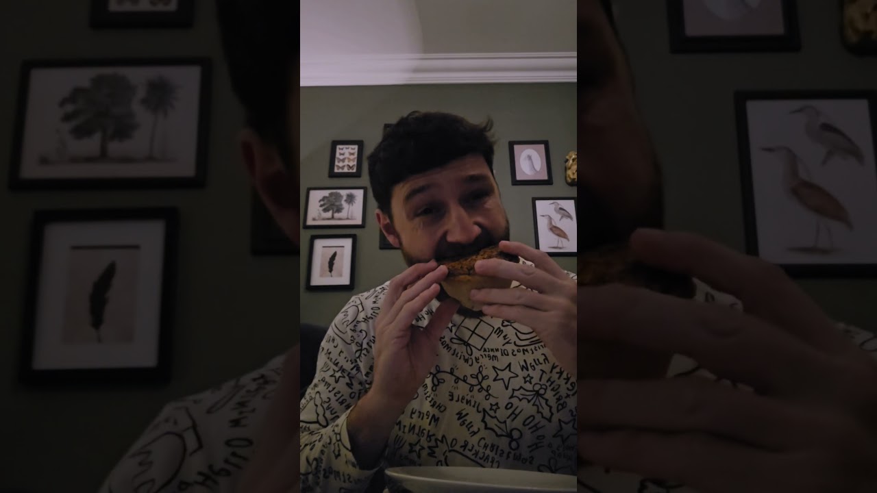 Aldi festive pie 🥧 #pietime #foodcritic #england #pie #foodreview #foodie #pielover #pieman #aldi