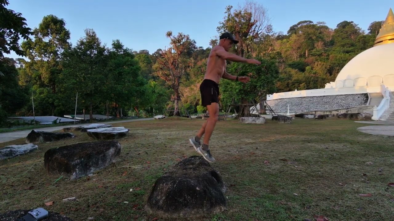 Training for wingfoiling jumping