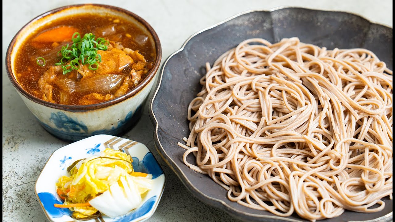 神還原 東京老店風味！豬五花壽喜燒與蕎麥麵｜平民美食的最強聯名！從沒想過熱壽喜燒，對上冰涼蕎麥麵的竟然這麼好吃