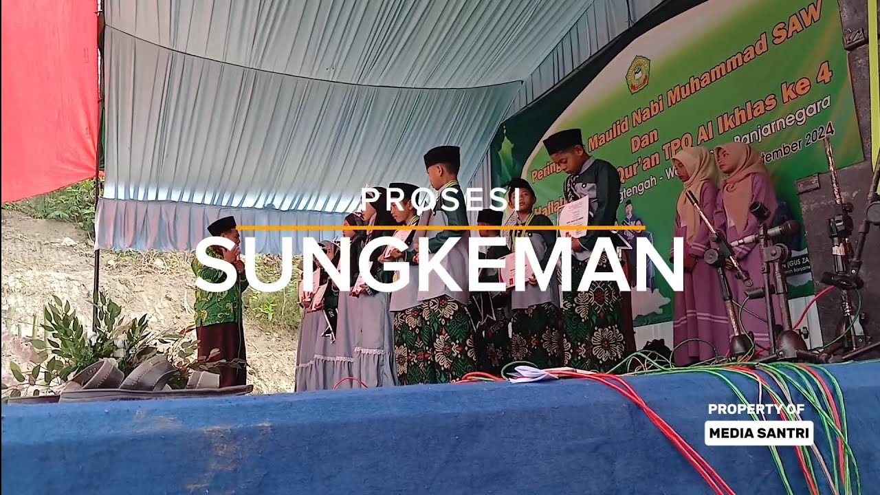 Prosesi Sungkeman Haflah Khotmil Qur'an TPQ Al Ikhlas Ke 4