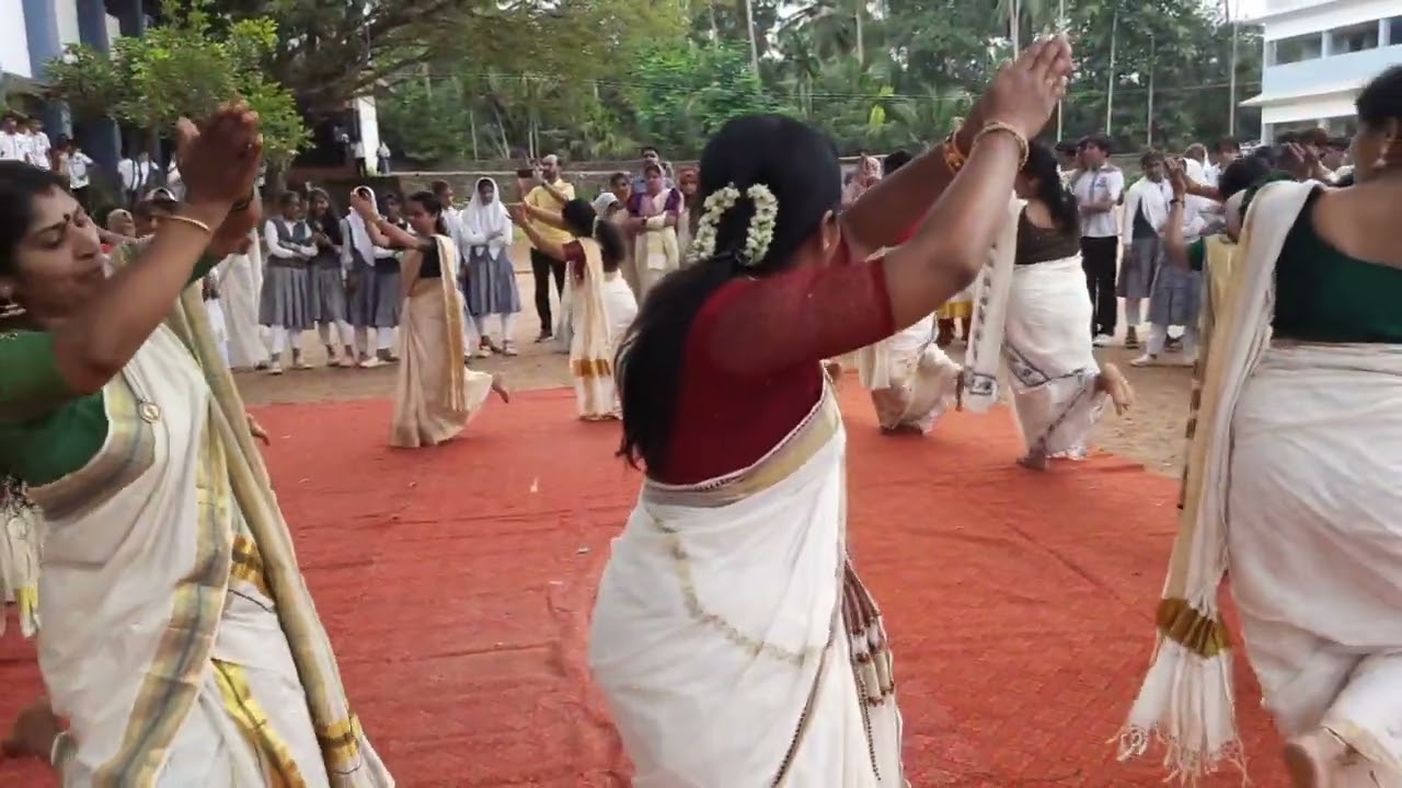 അധ്യാപികമാർ ഒരുക്കിയ സൂപ്പർ തിരുവാതിര @GHSS POONOOR