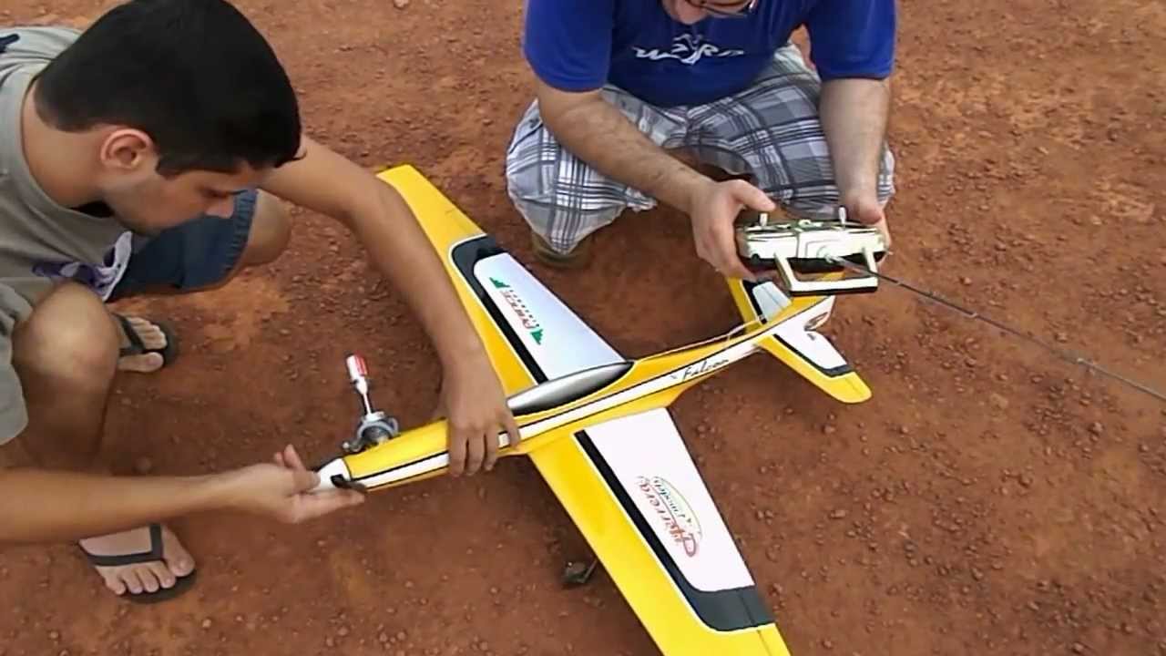Primeiro Vôo - Aeromodelo Falcon pyllon racer da Herrera Models.