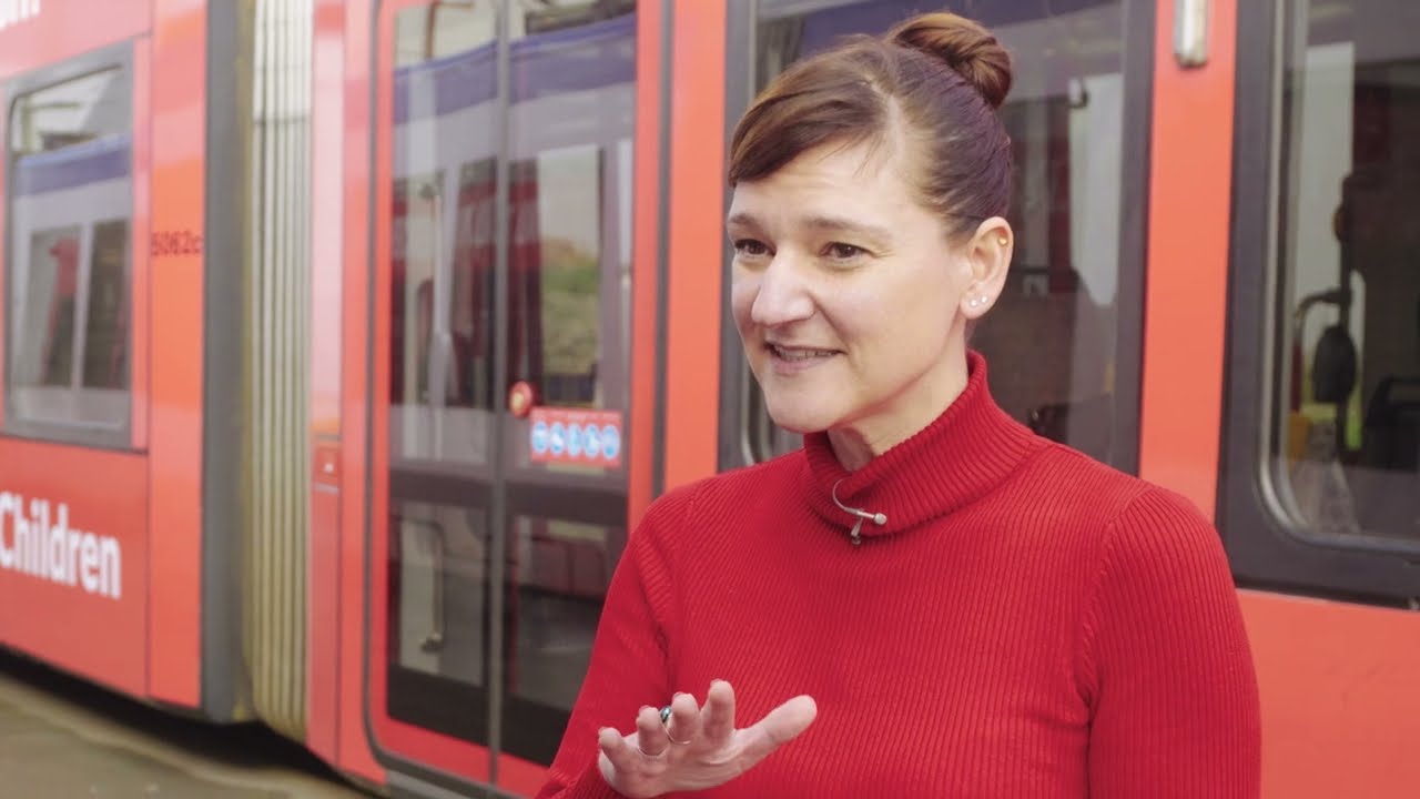 De Rode Lijn: Check je in of check je uit? met Sarah Dobbe (SP)