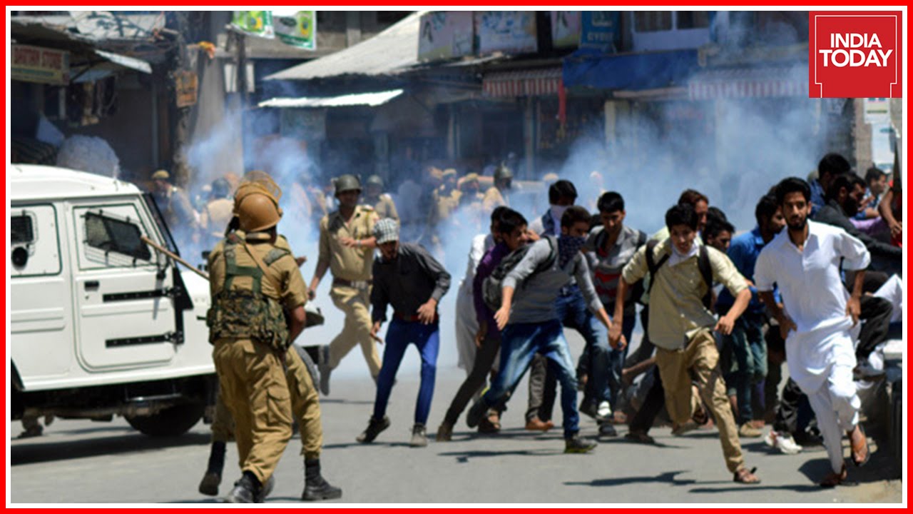 Unrest in Kashmir Continues, School holidays Extended By A Week