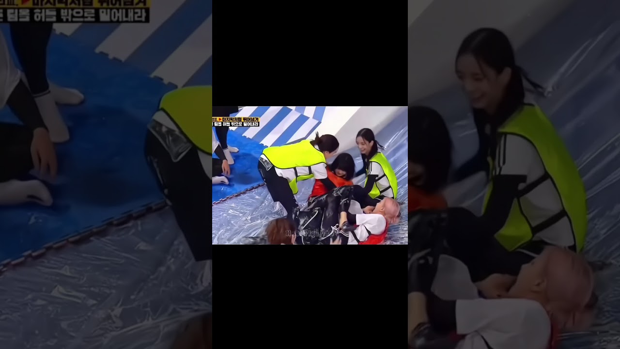 -Ros&eacute; : Lisa, where are you? -Lisa: I'll come right away!!! 🥹 #blackpink #lisa #ros&eacute; #chaelisa