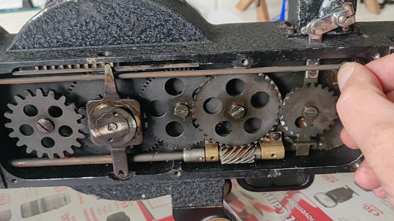 Rokuoh-Sha Type 89 gun camera Old mechanism VS new mechanism