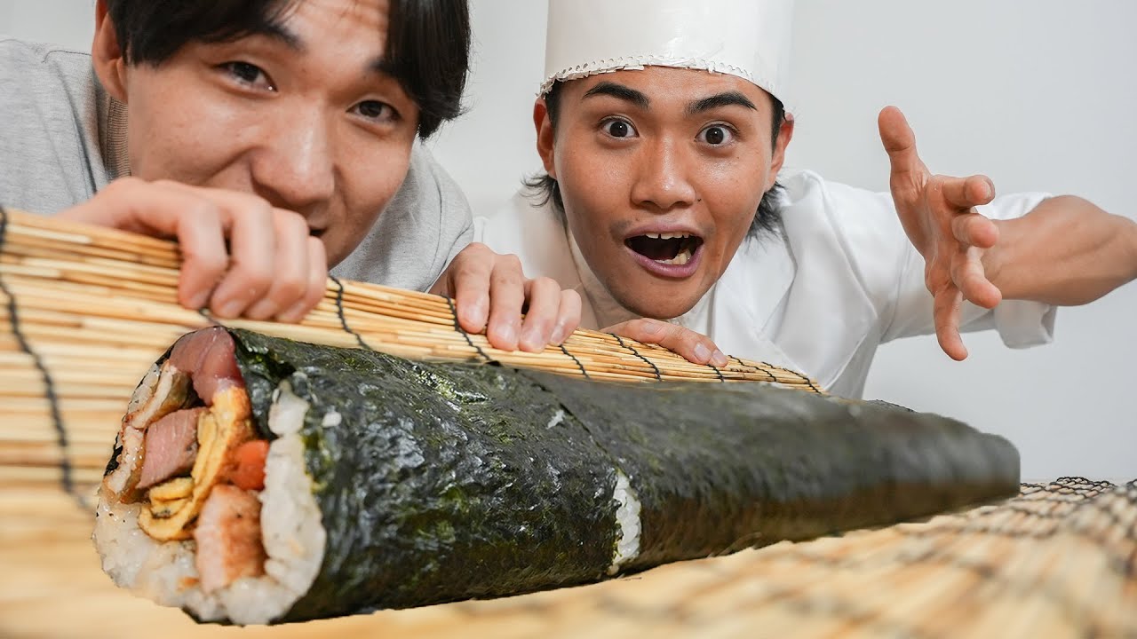 すだれで巨大巻き寿司作ってみたよ。笑