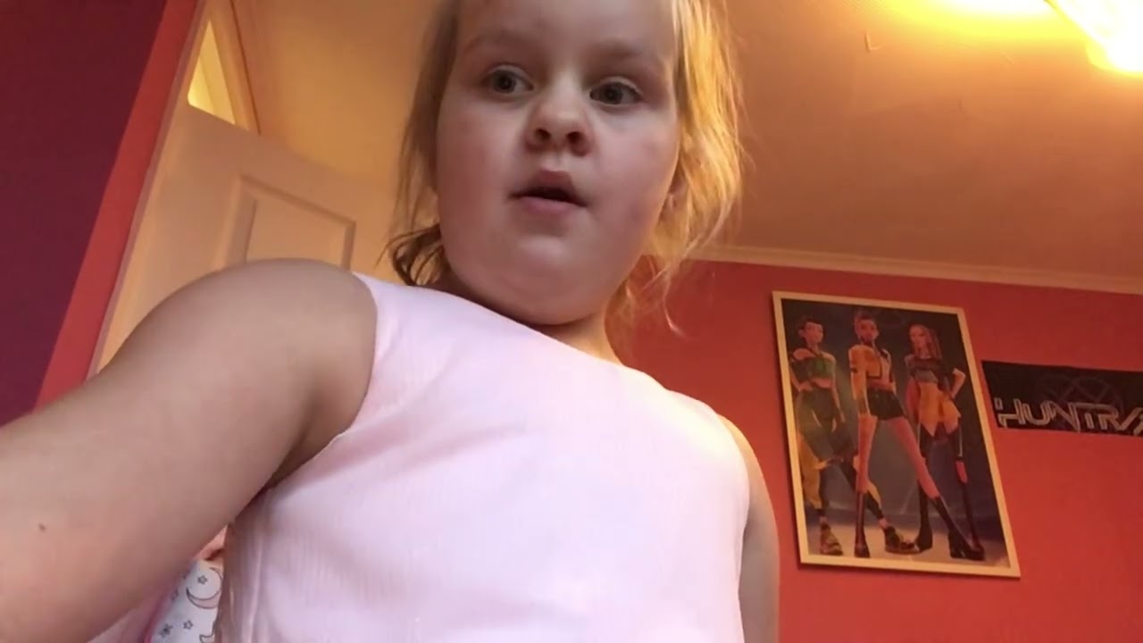 Emily Plays Real Life Dress to Impress 👗 | Kids Fashion Game