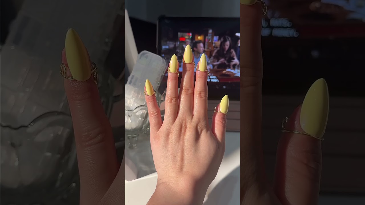 Butter yellow nails💛💅🏼💍#nails #nailart #pressonnails #naildesign
