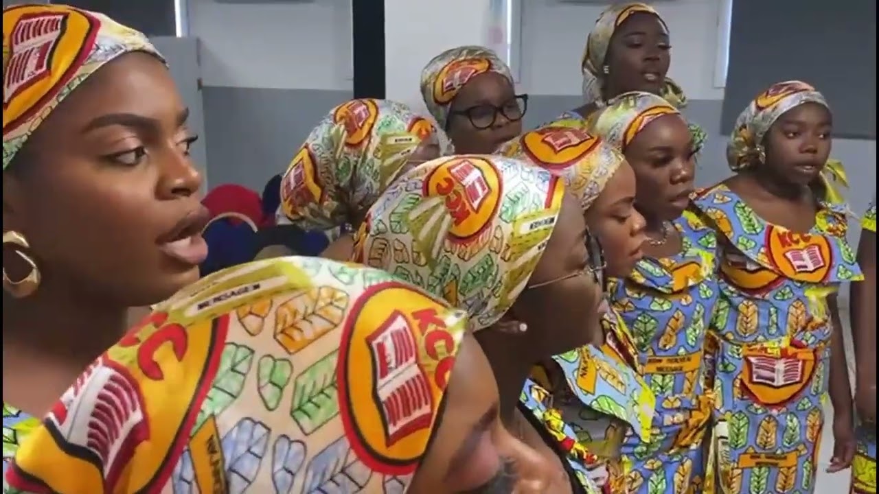 EBNM/KCC FRANCE 🇫🇷 paroisse de Lyon chorale la famille VPRODI (filles , femmes et hommes)
