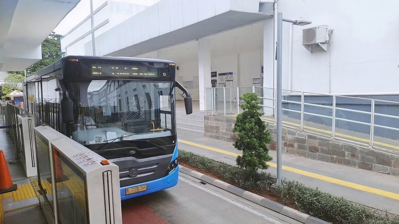 Perjalanan 31 : Naik Bus Transjakarta Ke Bundaran HI dari Jakartakota