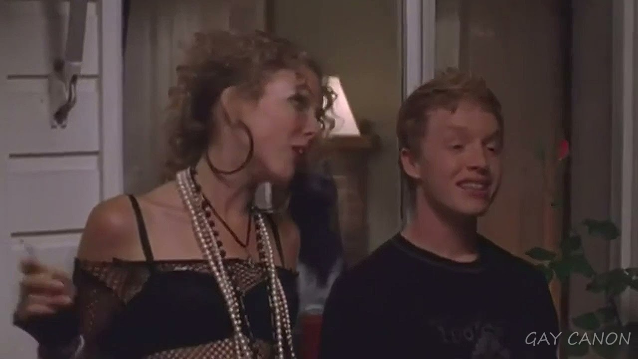 Noel Fisher - Студент (Руки вверх)