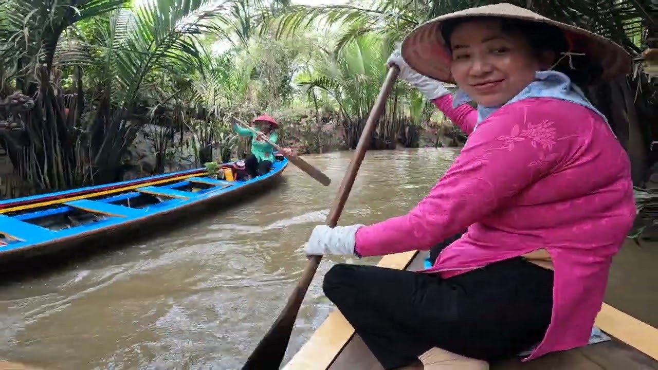 chèo xuồng ở cồn Phụng