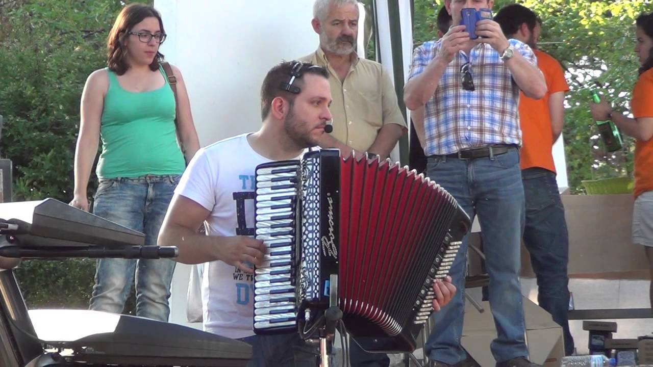 Dani, de Cangas ''La Jota'' Fiesta del Bollu 2014
